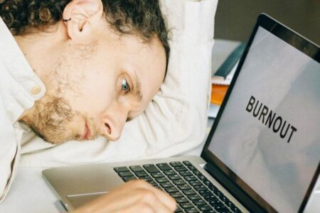perfil_psicanalista_homero_monaco_burnout-e1725469533118.jpg